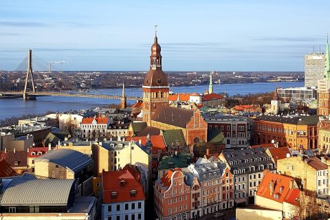 Riga: Private City Highlights Tour incl. Old Town