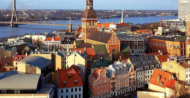 Riga: tour privato della città in auto (inclusa la città vecchia)
