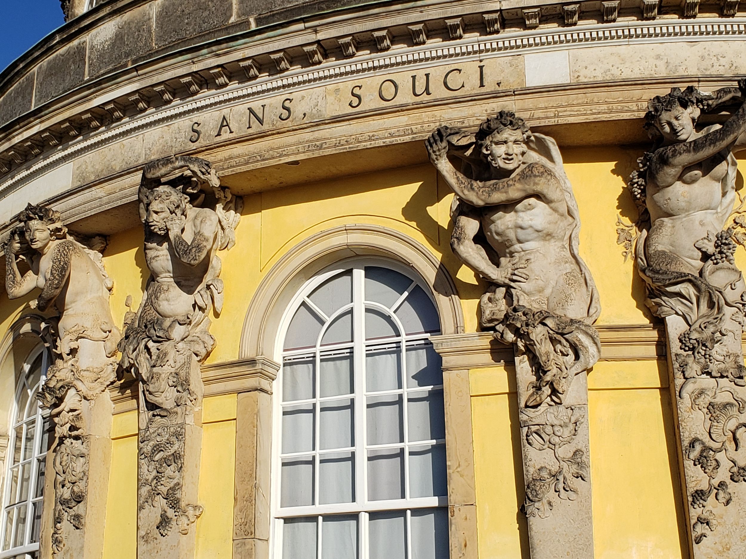 Potsdam: Private Bustour mit Parkspaziergang zum Schloss Sanssouci