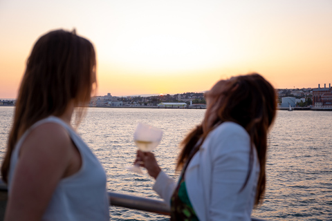 Lisboa: tour al atardecer por el río Tajo con aperitivos y bebidas