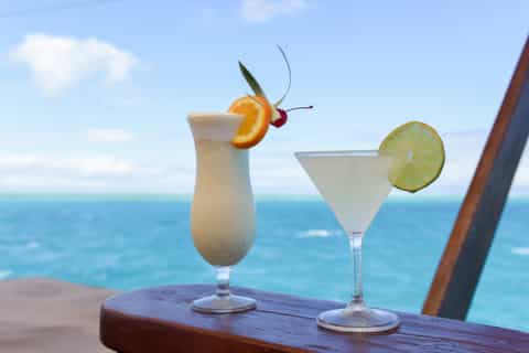 Fiji: Cloud 9 Floating Bar and Pizzeria Day Trip