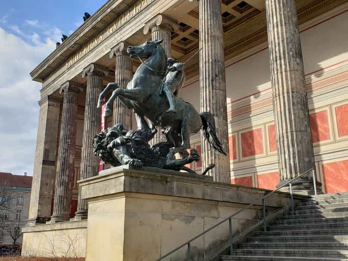 Berlin: Privater historischer Stadtrundgang durch die Innenstadt  GetYourGuide