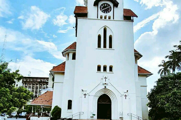 DAR ES SALAAM : TOUR DELLA CITTA' DI DAR ES SALAAM DI 5 ORE CON AUTO PRIVATADAR ES SALAAM : Tour della città di DAR ES SALAAM di 6 ore con auto privata