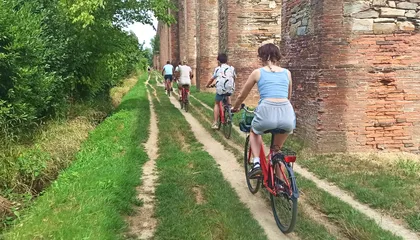Lucca: Radtour von der Stadt zum alten Aquädukt.