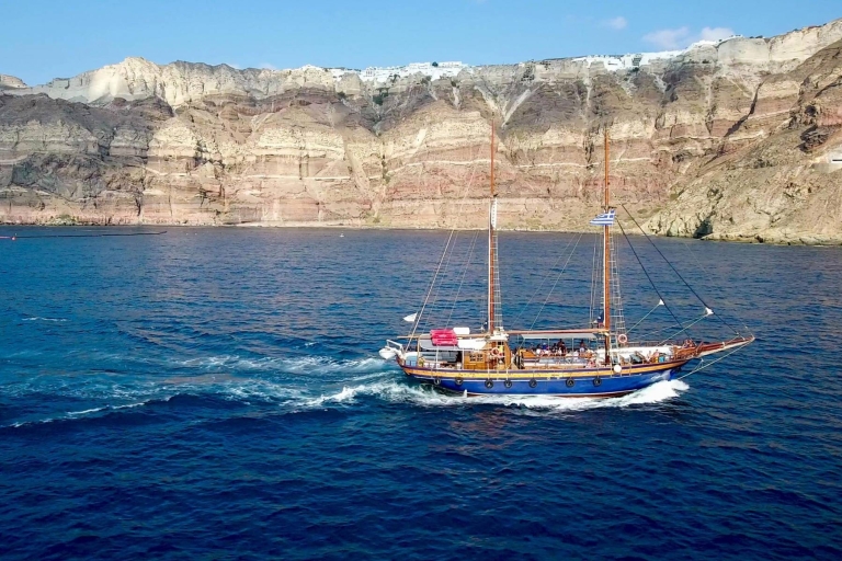 Santorini: excursión mítica de un día a Akrotiri con crucero por el volcánSantorini: excursión mítica de un día a Akrotiri con Volcano Cruis
