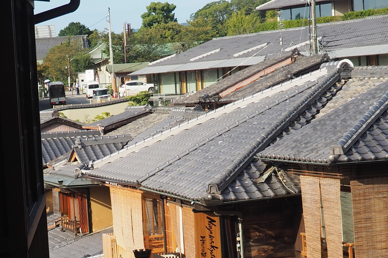 E-Bike Tour in Kyoto with Asuka, Japanese graduate student