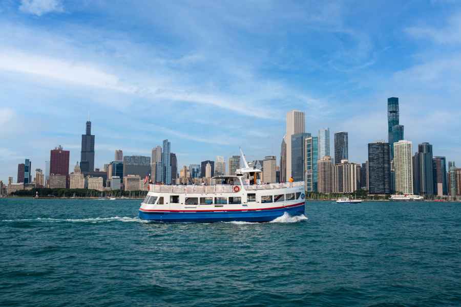 Chicago: Skyline-Sightseeing-Bootsfahrt auf dem Michigansee. Foto: GetYourGuide