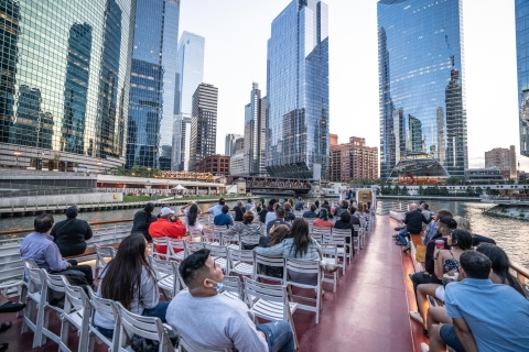 Chicago: Architecture River Cruise Skip-the-Ticket LineTreffpunkt Michigan Ave.