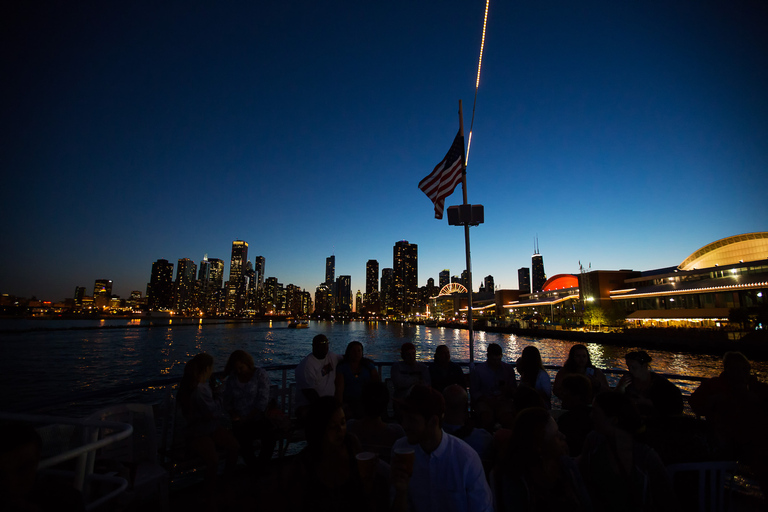 Chicago: Lake Michigan Skyline Cruise Lake Michigan Skyline Cruise in English