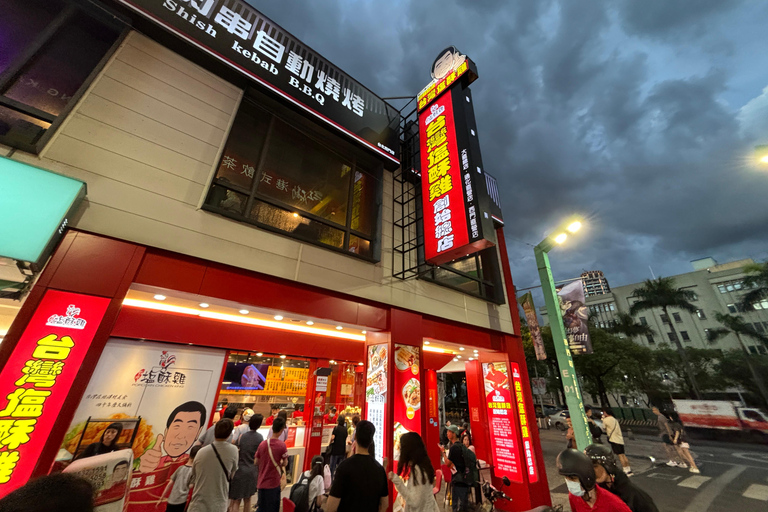 Tour a piedi di Taipei dedicato alla storia e alla gastronomia