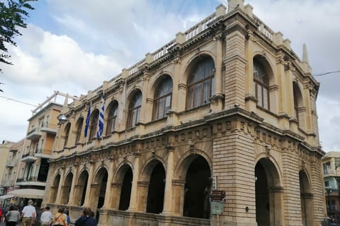 Tour della città di Heraklion con visita al mercato aperto e al CretAquarium