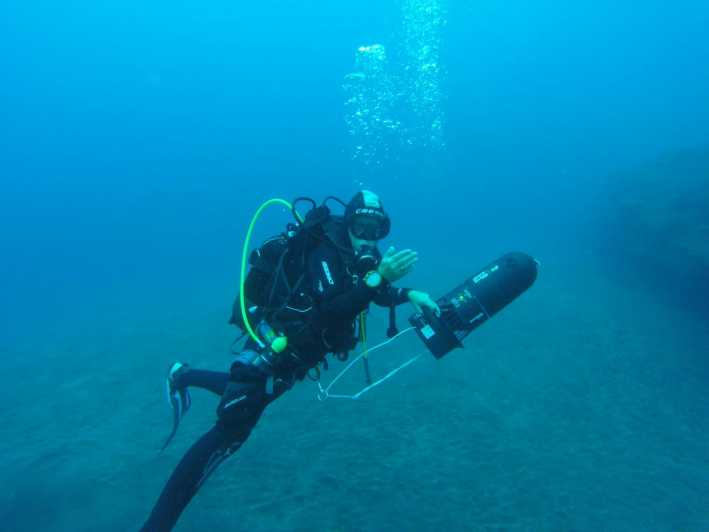 Intermediate udtrykkeligt sagsøger Tenerife: Diving w/ Underwater Scooter (DPV) | GetYourGuide