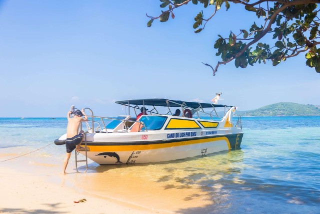 Phu Quoc Four Islands by Canoe and Enjoy Cable Car