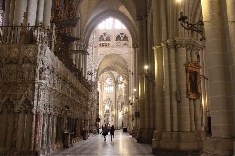 Desde Madrid: tour de medio día por la catedral de Toledo y el barrio judíoTour de medio día con catedral