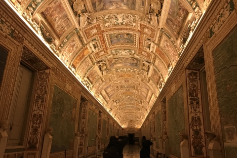 Vaticaanstad: nachtticket Vaticaanse Musea & Sixtijnse KapelVaticaanstad: Vaticaanse Musea en Sixtijnse Kapel bij nacht