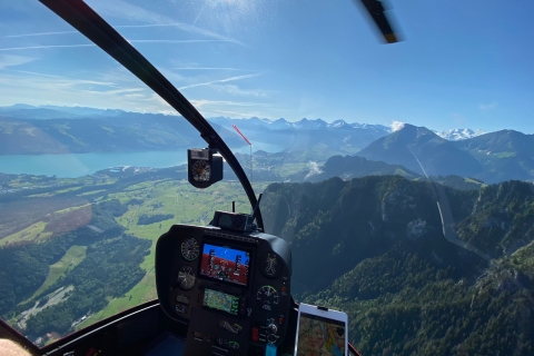 Bern: privé-helikoptervlucht van 26 minuten op het meer van Thun