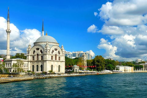 Istanbul: Halvdagskryssning och linbana till Pierre Loti HillIstanbul: Halvdagskryssning och busstur/kabelvagn Pierreloti