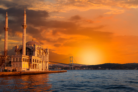 Istanbul: Bootsfahrt und Bustour mit Mittagessen