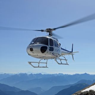 Bern: Privater 26-minütiger Thunersee-Hubschrauberflug