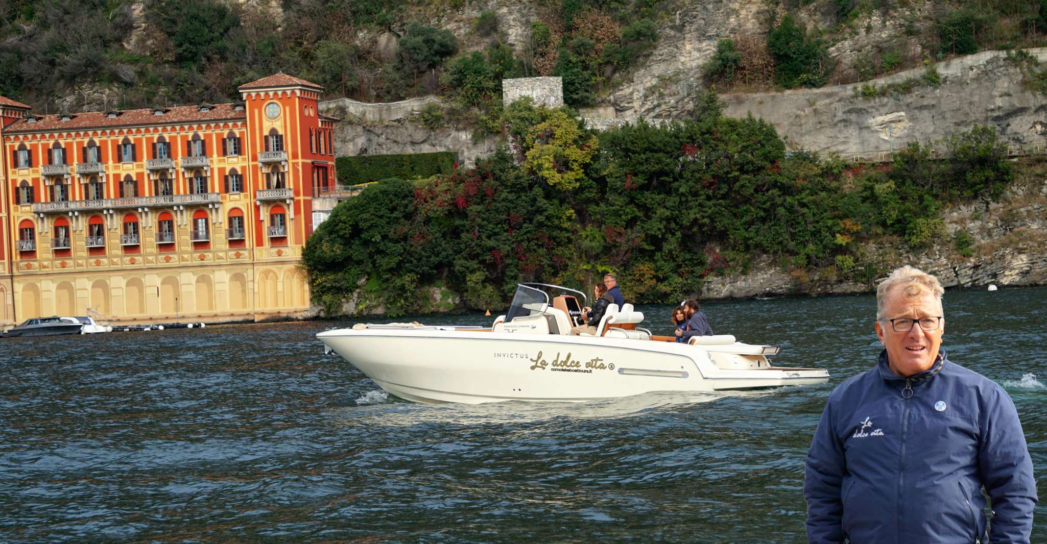 Lago de Como, Tour privado de soñador 1 hora de barco Invictus - Hizvo