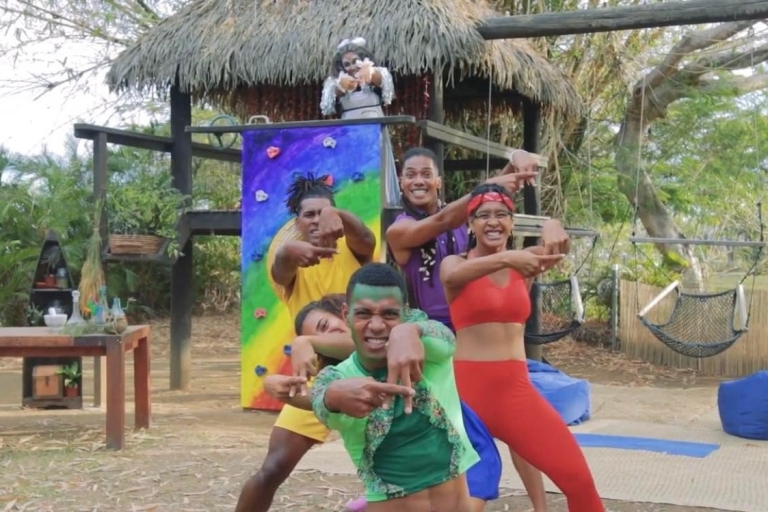 De Denarau ou Nadi : spectacle pour enfants des aventuriers de l'îleSpectacle pour enfants des aventuriers de l'île