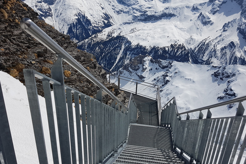 Schilthorn Adventure Small Group Tour from Interlaken From Interlaken: Schilthorn James Bond Tour with Cable Car