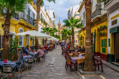 Cádiz: Mysteries and Legends Walking Tour with Souvenir
