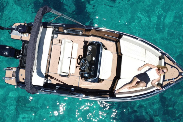 Mykonos: Private Cruise with Drinks and Skipper