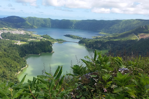 Da Ponta Delgada: Tour di un giorno dei laghi di Sete Cidades e del lago di fuoco