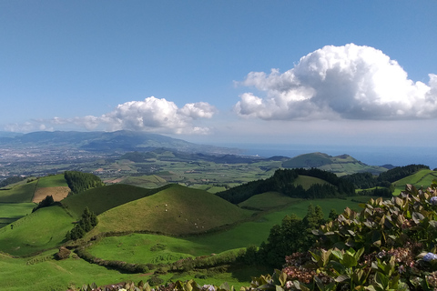 Depuis Ponta Delgada : Excursion d&#039;une journée aux lacs de Sete Cidades et au lac de feu