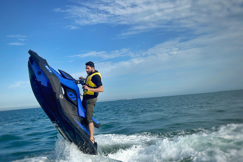 Doha, Qatar. vecchio porto di Doha &quot;Noleggio di jetski e moto d&#039;acqua&quot;.