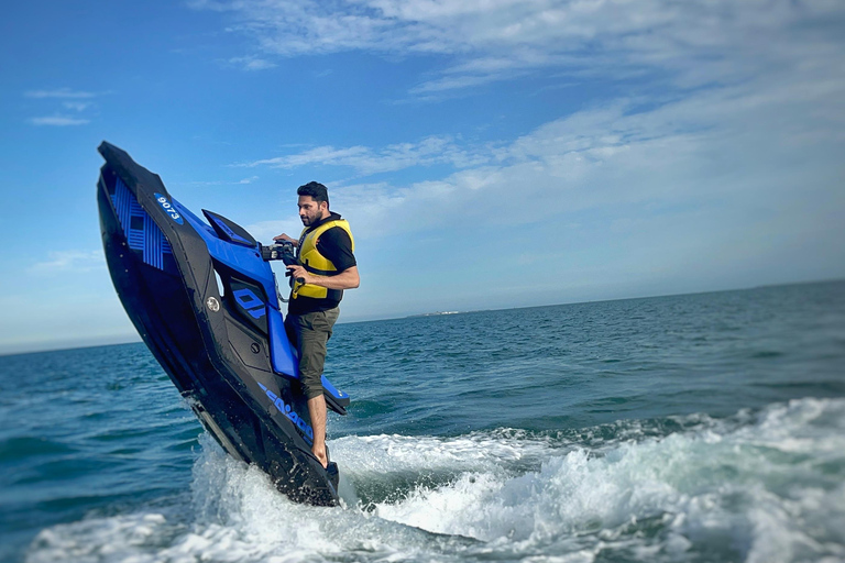 Doha, Qatar. vecchio porto di Doha &quot;Noleggio di jetski e moto d&#039;acqua&quot;.