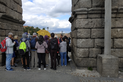 Desde Madrid: Excursión de un día con guía a Segovia, Alcázar opcionalExperiencia en Segovia