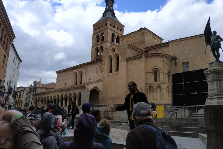 Desde Madrid: Excursión de un día con guía a Segovia, Alcázar opcionalExperiencia en Segovia