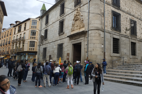 From Madrid: Guided Day Trip to Segovia, optional AlcázarSegovia Experience