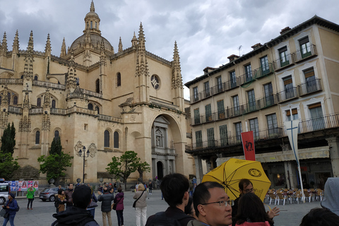 Från Madrid: Ávila och Segovia Guidad dagsutflyktGuidad dagsutflykt till Ávila och Segovia utan Alcazar-tur