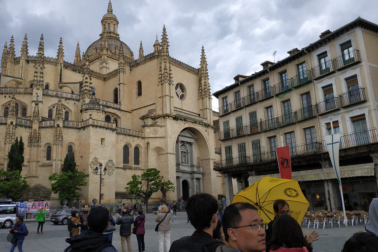 Från Madrid: Ávila och Segovia Guidad dagsutflyktGuidad dagsutflykt till Ávila och Segovia utan Alcazar-tur