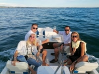 Garda, recorrido en barco privado con vino y comida de comida - Housity