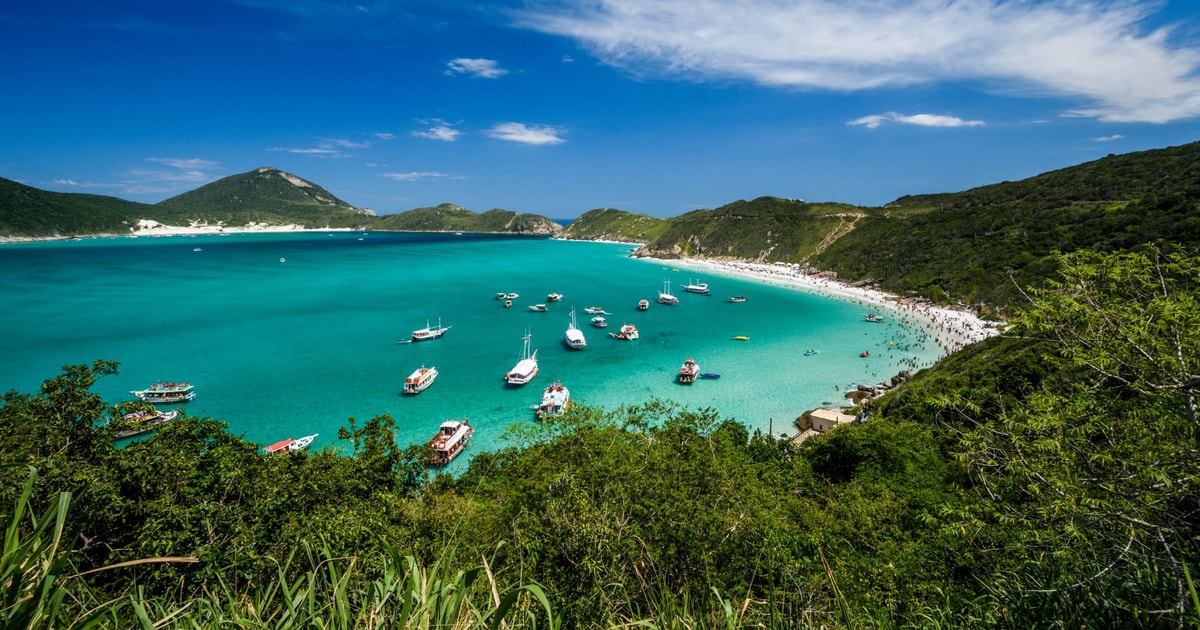 Von Búzios aus Arraial do Cabo mit Bootstour und BBQ Mittagessen