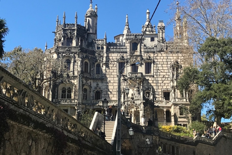 De Lisbonne: excursion privée d'une journée à Sintra, Cabo da Roca et CascaisDe Lisbonne: excursion privée d'une journée à Sintra et Quinta da Regaleira