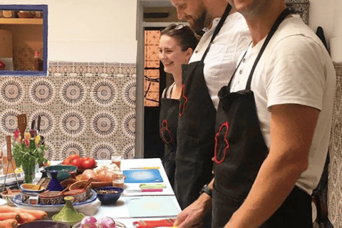 Marrakech: Corso di cucina tradizionale marocchina e visita al mercato