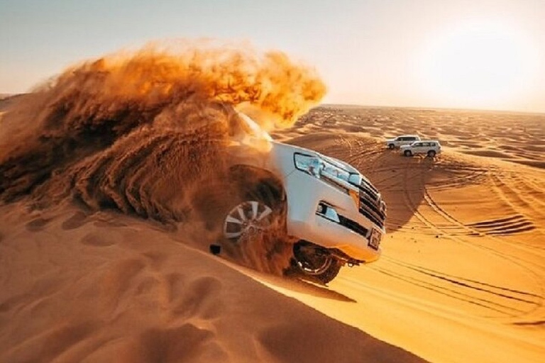 Dubai: safari serale nel deserto delle dune rosse con cenaTour di gruppo con transfer condiviso