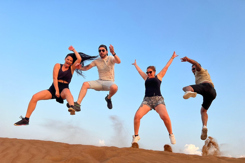 Dubai: safari serale nel deserto delle dune rosse con cenaTour di gruppo con transfer condiviso