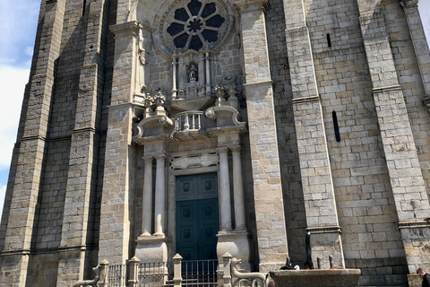 Porto : visite guidée à pied de la ville et dégustations de vins de PortoVisite à pied et vin de Porto