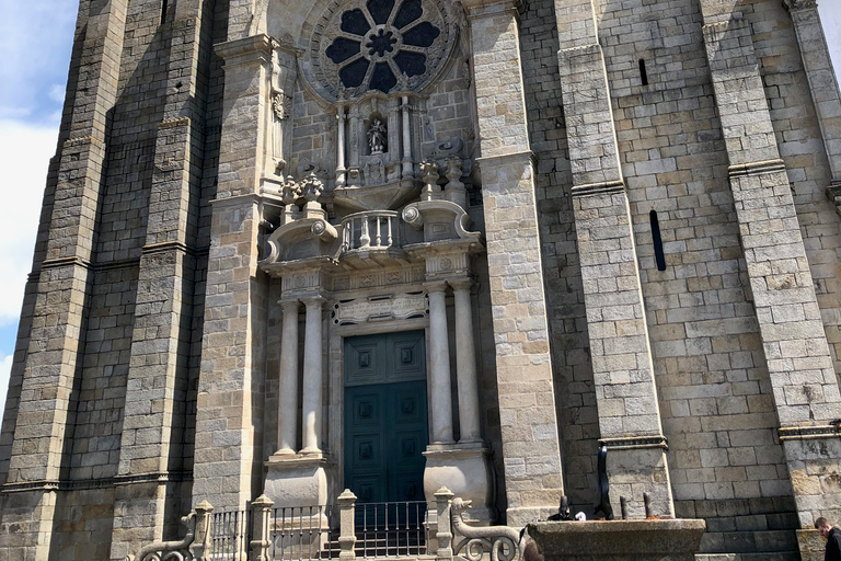 Porto : visite guidée à pied de la ville et dégustations de vins de PortoVisite à pied et vin de Porto