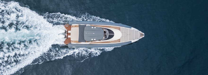 Corralejo : croisière en hors-bord vers les plages avec fruits et boissons