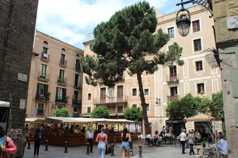 Barcelona: City Walking Tour and Boat Trip Guided tour in English
