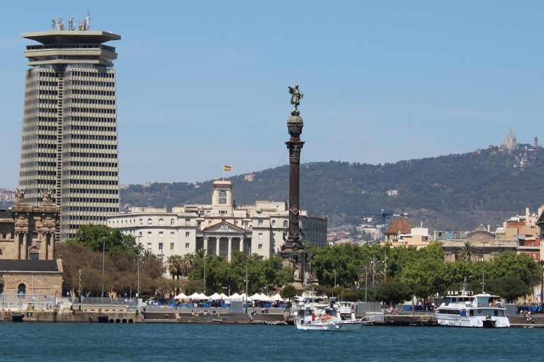 Barcelona: piesza wycieczka po mieście i rejs statkiemWycieczka z przewodnikiem w języku angielskim