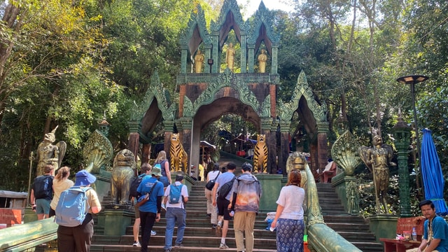Siem Reap: Koh Ker Temple & Kulen National Park Day Trip