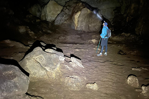 De Tirana: Caminhada até a caverna Pellumbas e visita ao cânion